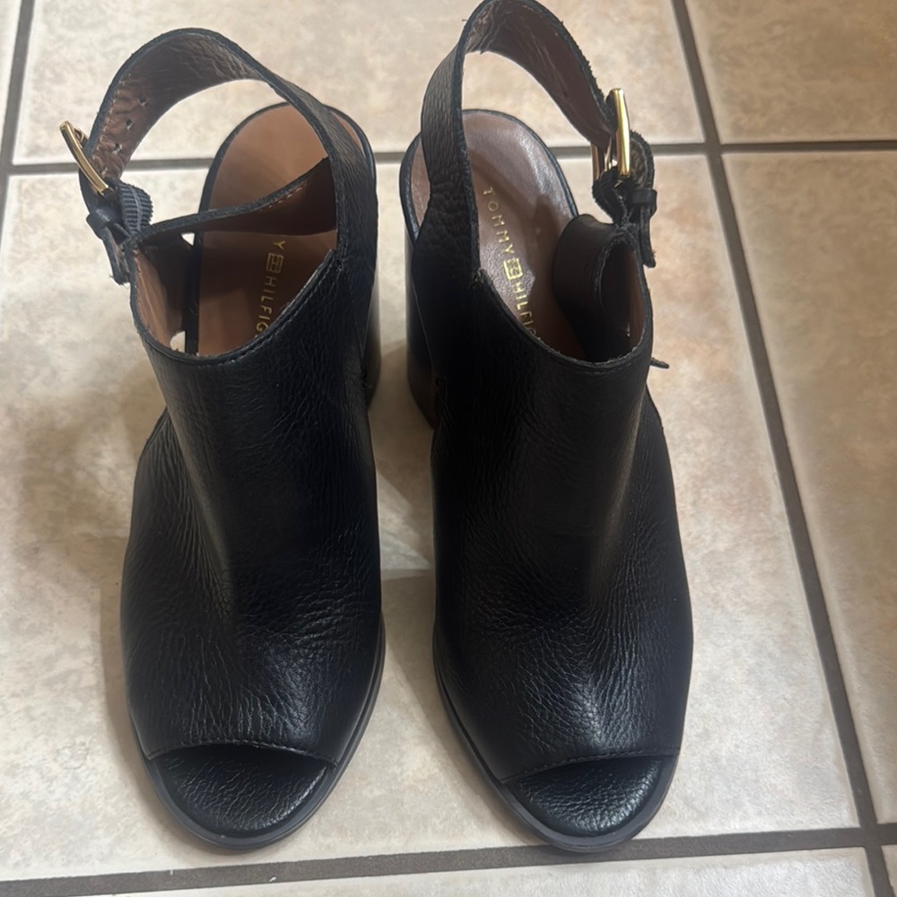 Tommy Hilfiger Black Mules with Chunky Heel and Open Toe